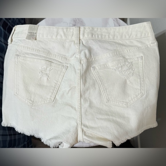 Torrid Women's White Distressed Shorts - Picture 4 of 5